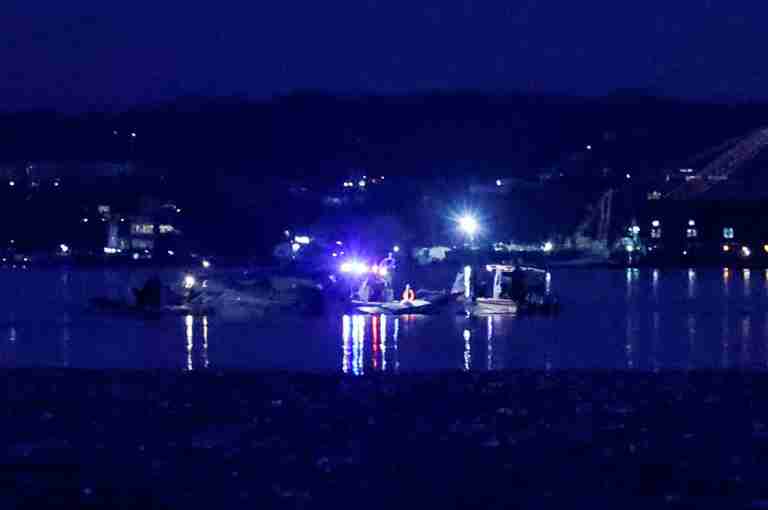 ‘Many’ killed after jet hits helicopter, crashes into river in Washington D.C.