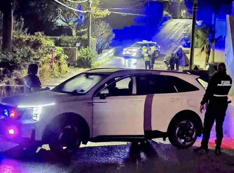 Motorcyclist hospitalised after collision in Paget