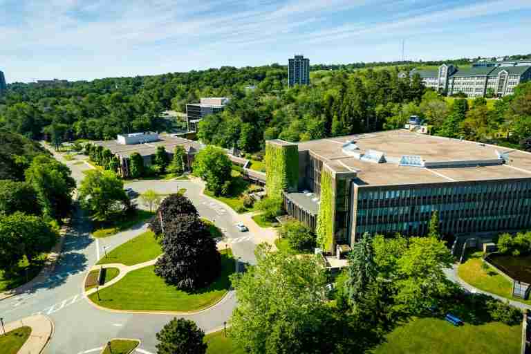 Canadian university reaffirms Bermuda connection