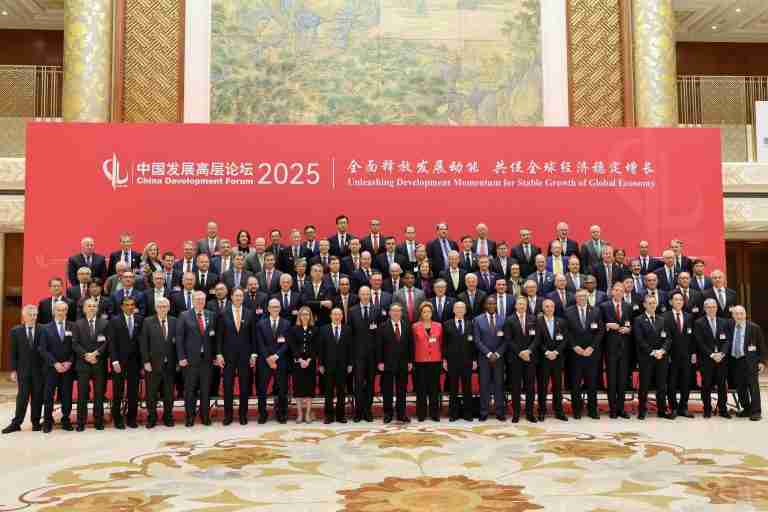 Chinese premier warns of ‘rising instability’ at key business forum