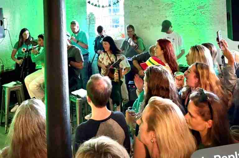 Live music and a big crowd light up new venue
