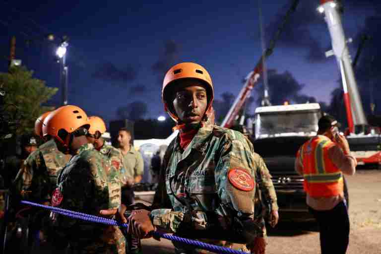 Dominican Republican nightclub collapse kills at least 113, families look for loved ones