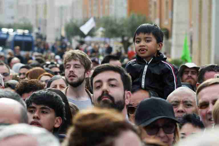 Crowds file into St. Peter’s on last day to pay respects to Pope Francis