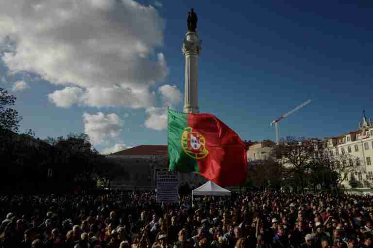 Clashes at far-right protest mar Portugal’s Revolution Day