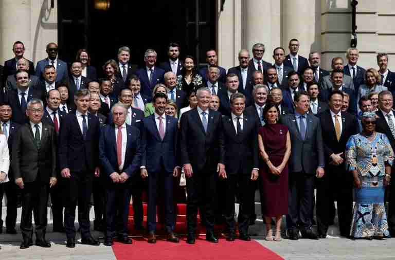 (VIDEO) OECD lowers global outlook as Trump trade war hits US growth