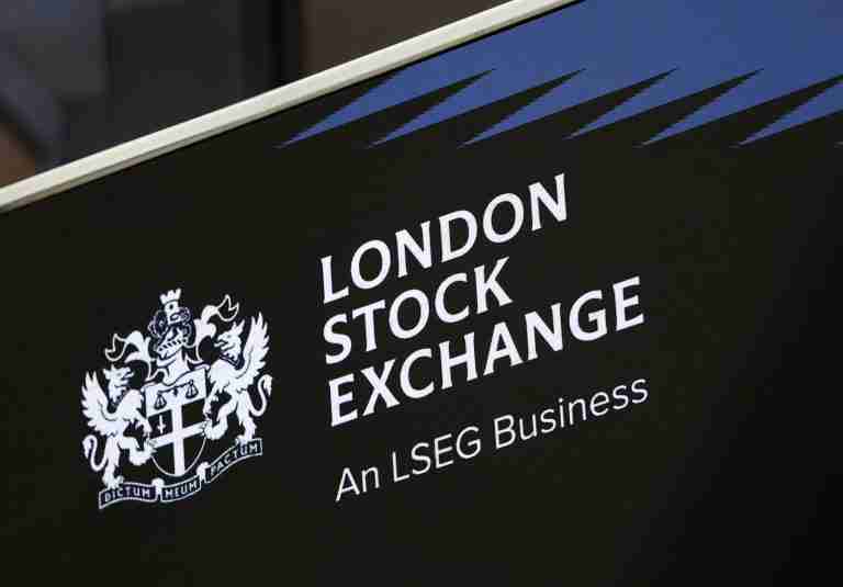 London stocks steady with eyes on US employment report