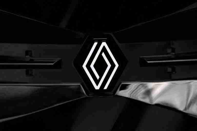 (VIDEO) France approaches Renault on drone production, Renault says