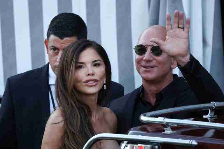 (VIDEO) Final bash set to end lavish Bezos wedding party in Venice