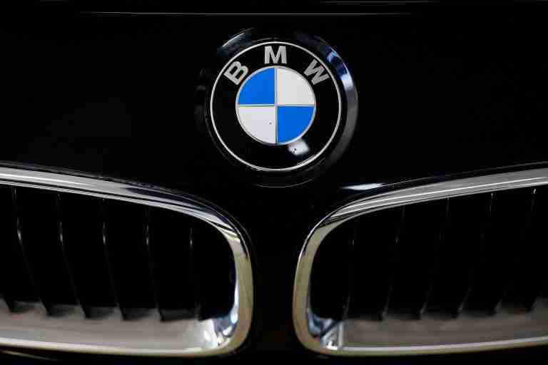 BMW shares rise 4% after positive pre-close earnings call