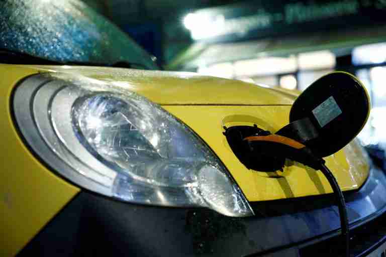 Battery electric cars produce 73% less emissions -research