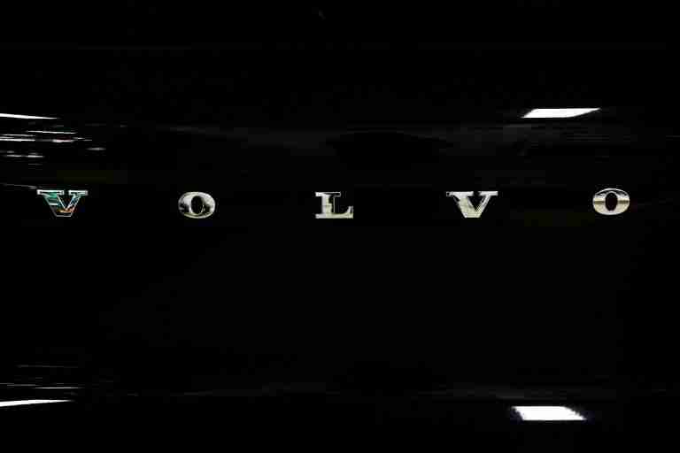 Volvo Cars to start mid-size SUV production at US plant next year