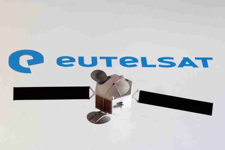 Eutelsat signs strategic partnership with UK government for its LEO network access