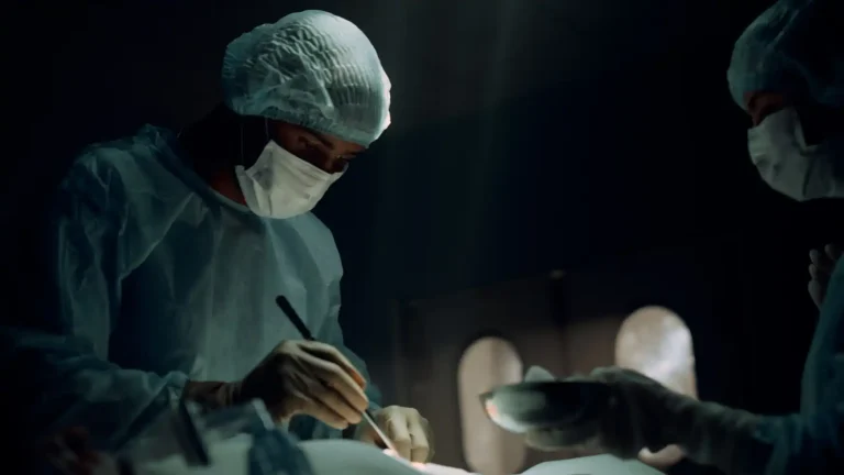 BHB summer students watch ‘live surgeries’
