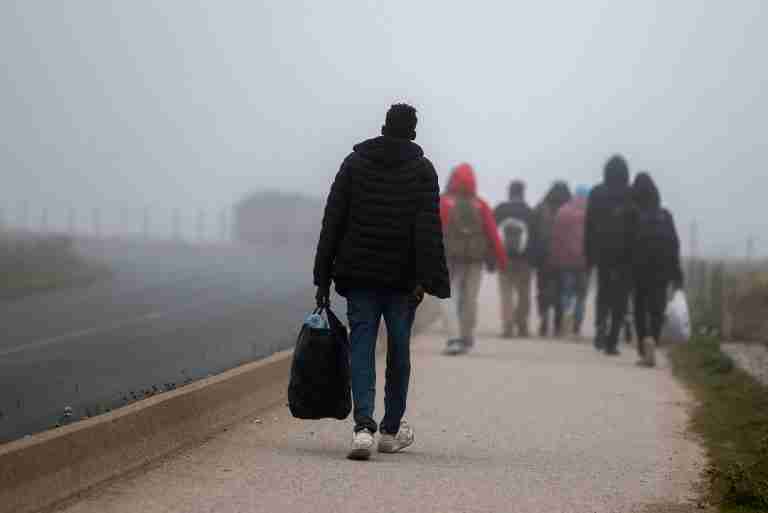 UK threatens jail for people smugglers who advertise on social media