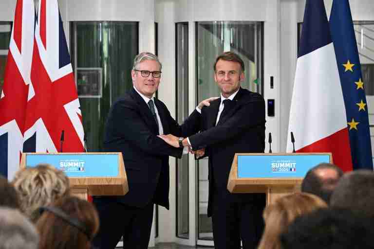 UK to start implementing migrant returns deal with France within days