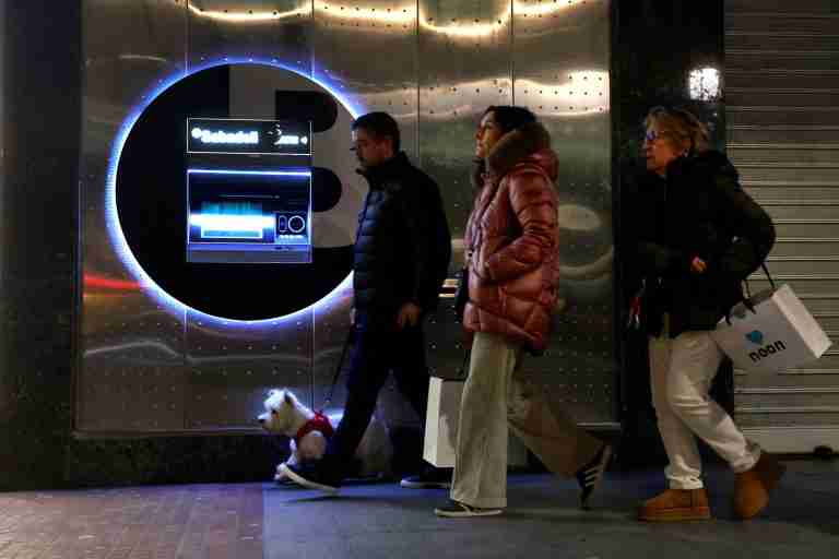Sabadell shareholders approve sale of its British unit TSB to Santander