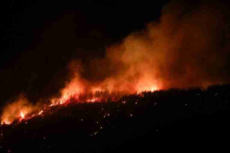 Turkey battles wildfire in northwest for second day after evacuations