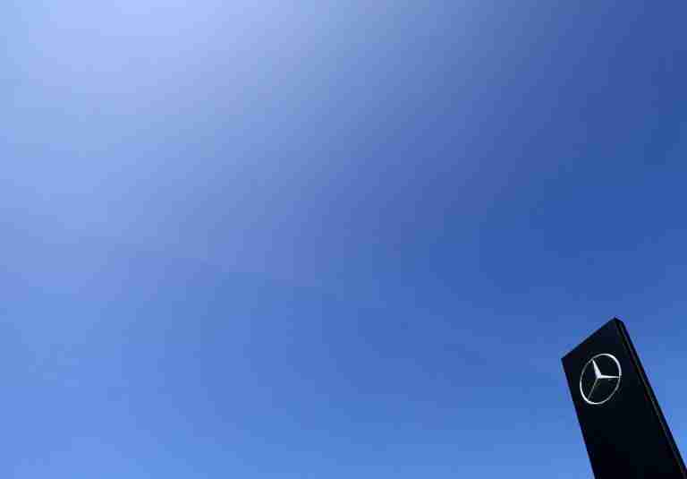 Mercedes in talks to sell leasing subsidiary to BNP, reports Bloomberg