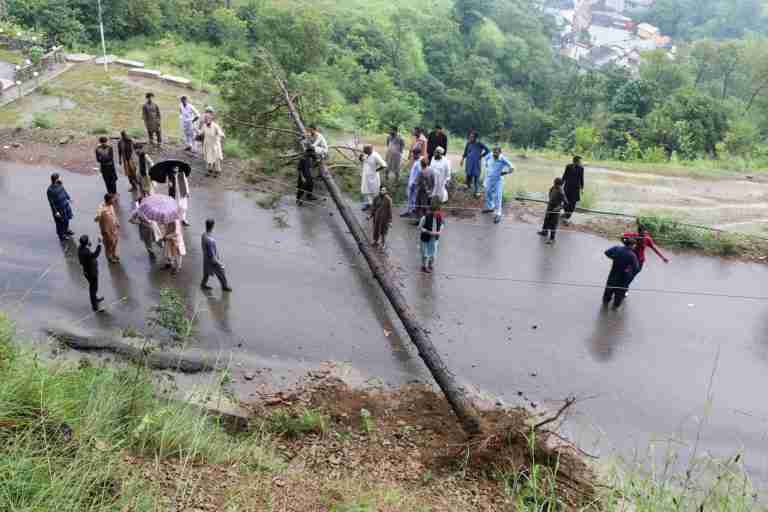 Nearly 200 people killed in heavy rain, floods in Pakistan