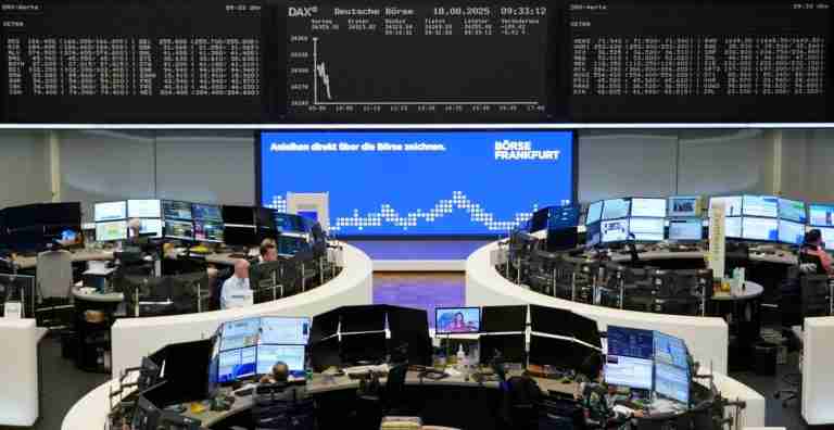 European shares flat as investors await Ukraine talks