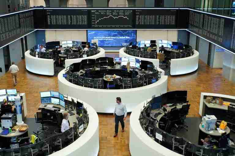 European shares fall on French political risks, Fed independence concerns