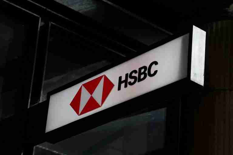 HSBC UK restores banking services after outage
