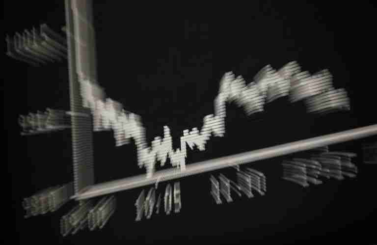 Tech, utilities drag UK stocks lower