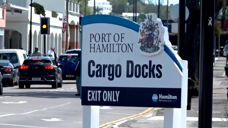 Dockworkers vote to lift overtime ban