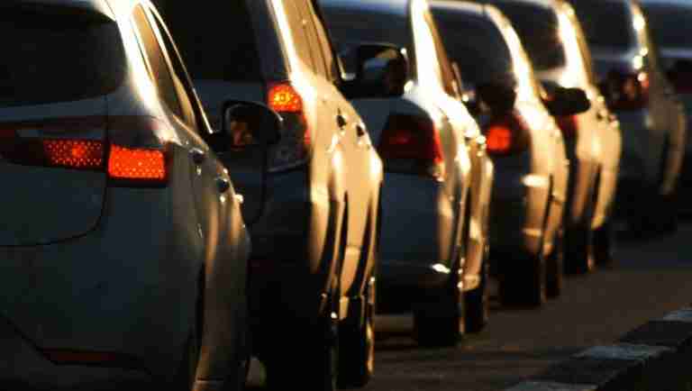Road users warned of half-hour delays