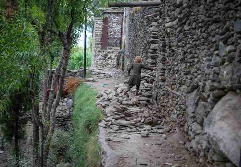 Afghan earthquake toll crosses 1,100, aid group says
