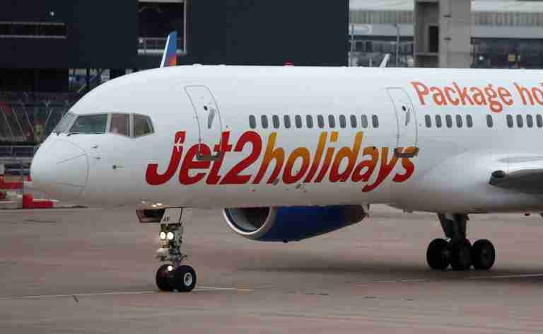 Travel firm Jet2 forecasts lower profit as later bookings trend worsens