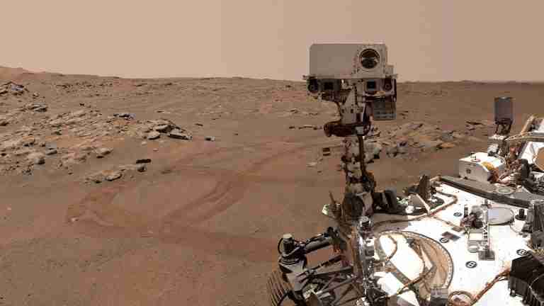 NASA rover finds potential sign of ancient life in Martian rocks