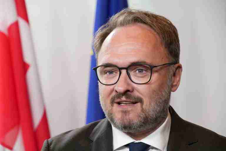 EU sticks to 2028 Russian gas exit after talks with US energy chief