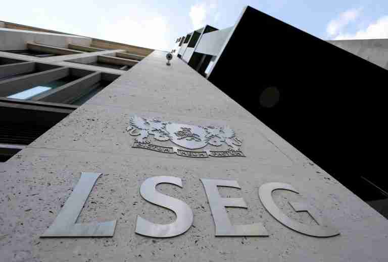 London stocks set for weekly gains; investors assess key economic data