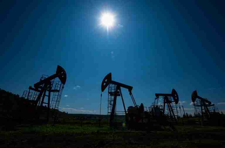 Oil gains 1% as Ukraine drone attacks target Russian supply