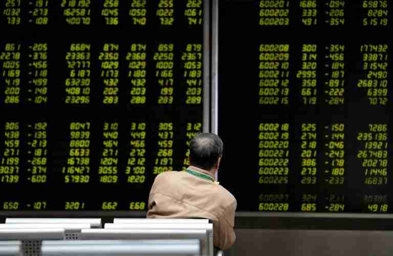European stocks edge higher as rate cuts keep investors upbeat