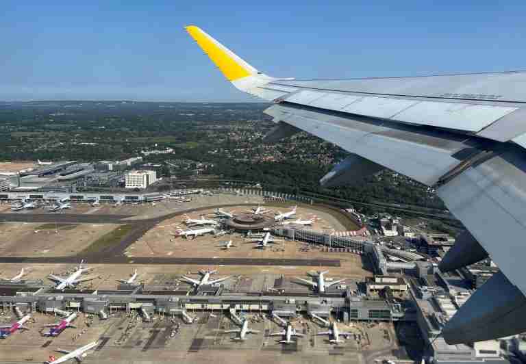 UK government approves plans for second runway at London Gatwick airport