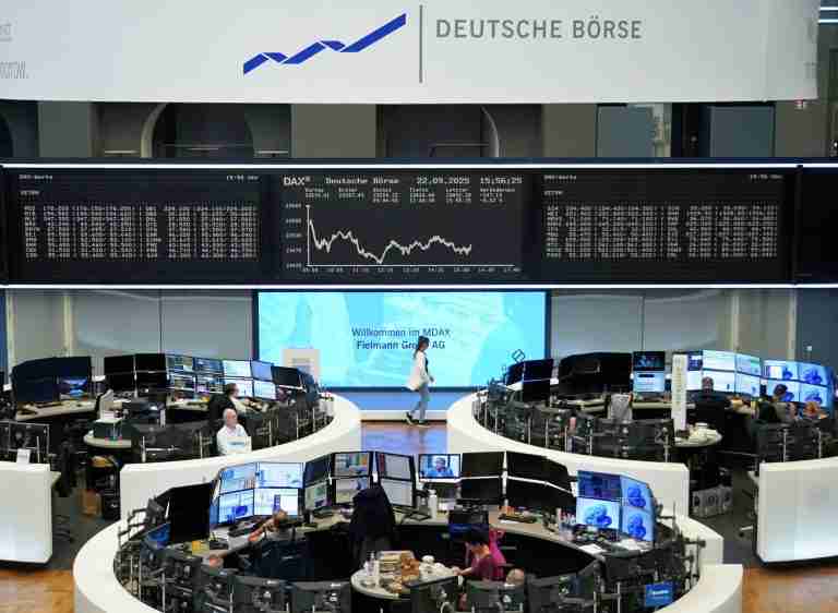 European shares gain as wind energy stocks rise, tech rebounds