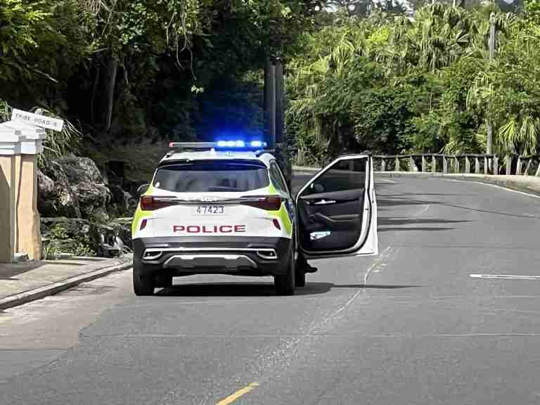 Motorcyclist hurt in Warwick crash