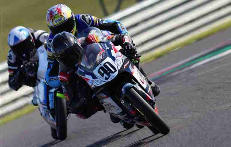 Divine makes strides despite unlucky end to Donington Park weekend 