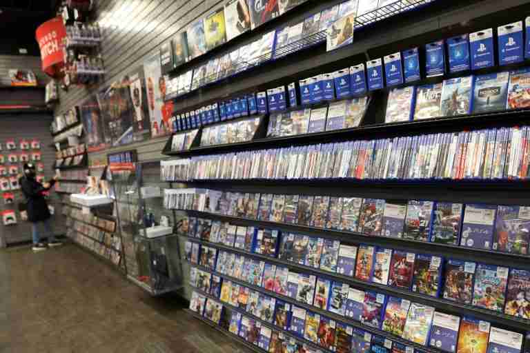 GameStop preparing offer for eBay, WSJ reports