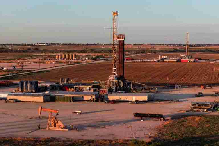 Oil falls below $100 a barrel on Middle East peace deal hopes