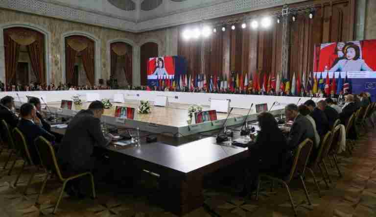 Ministers adopt new interpretation of migrants’ rights in European legal system