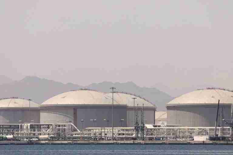 Oil tumbles nearly 7% as US and Iran seen moving closer to deal