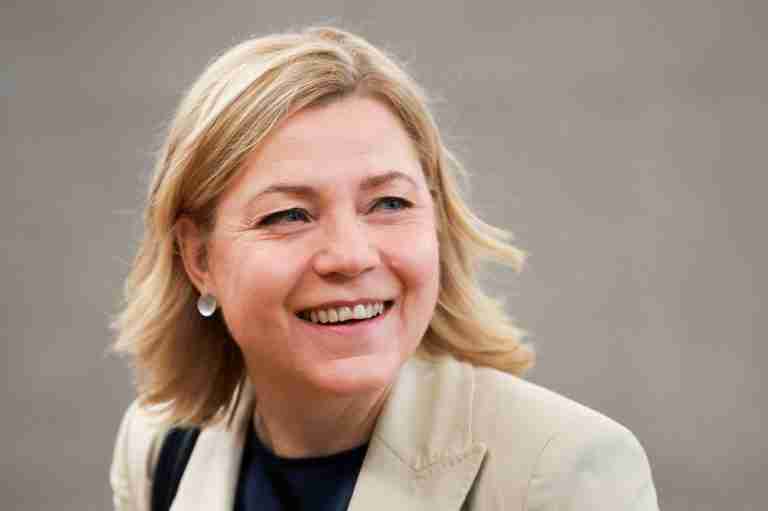 European operators get bulk of mobile satellite spectrum, rest for non-EU rivals, EU says