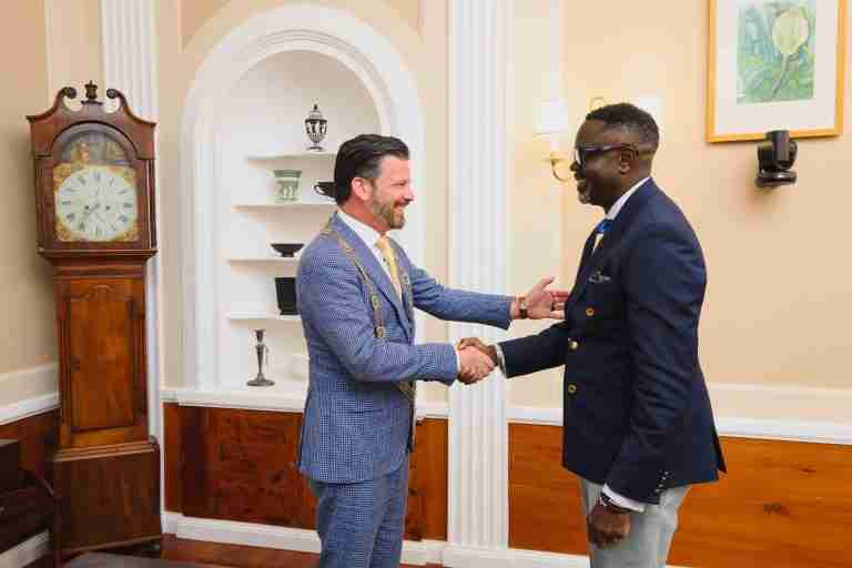 Mayor receives Chains of Office