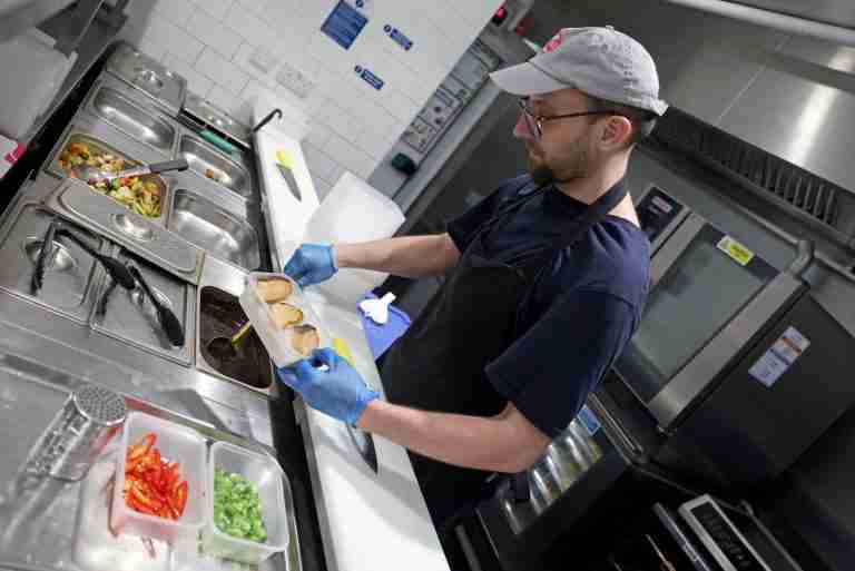 UK services firms post first drop in activity since April 2025 as Iran war price pressure persists