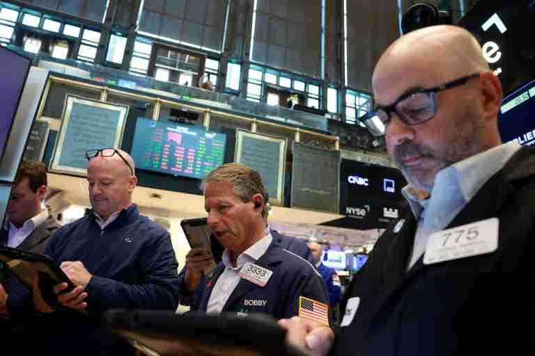 Stocks struggle after Broadcom dive; oil eases off highs