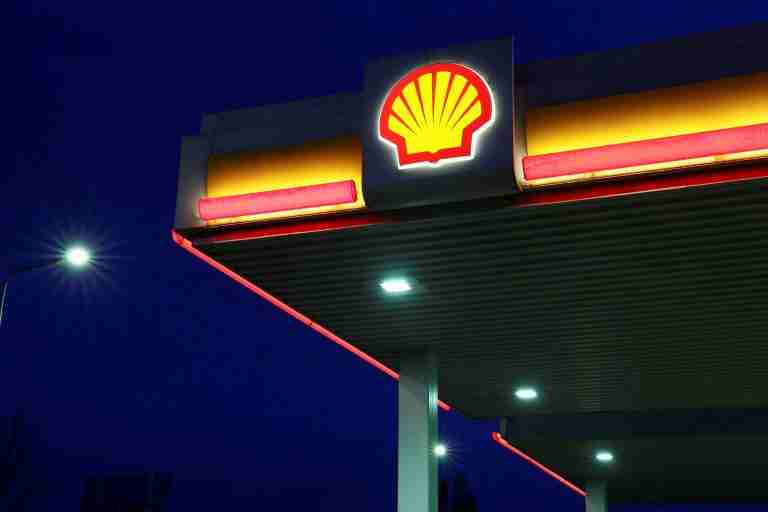 Shell plans $1 billion wind farm sales in latest renewables exit, Bloomberg News reports