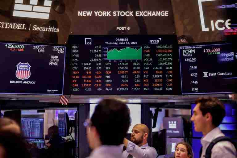 World stocks edge lower as tech selloff drags markets